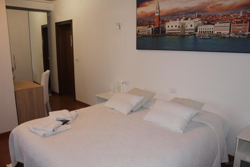 B&B Airport Venice Diego 2 Tessera Bagian luar foto